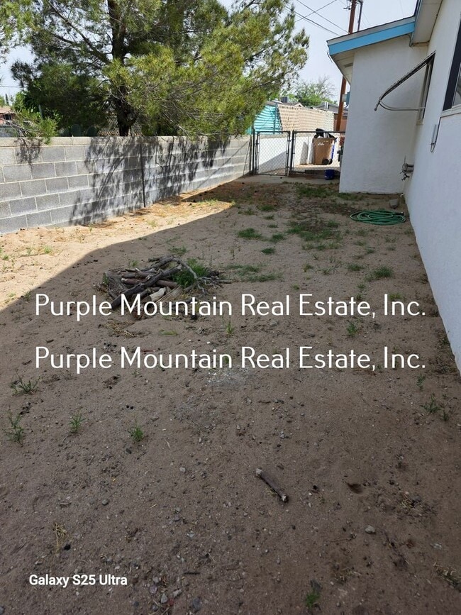 Building Photo - AVAILABLE NOW:  3 Bedrooms, 2 Bath Home for Rent