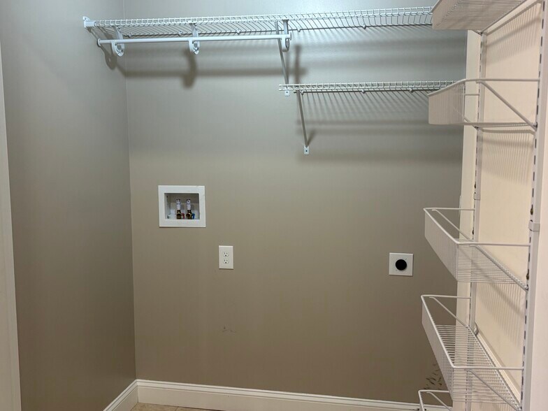 Building Photo - 9 Woodduck Ln