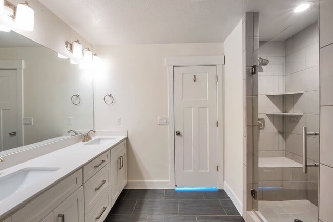 Building Photo - Modern Row End Townhome w 2 car attached g...