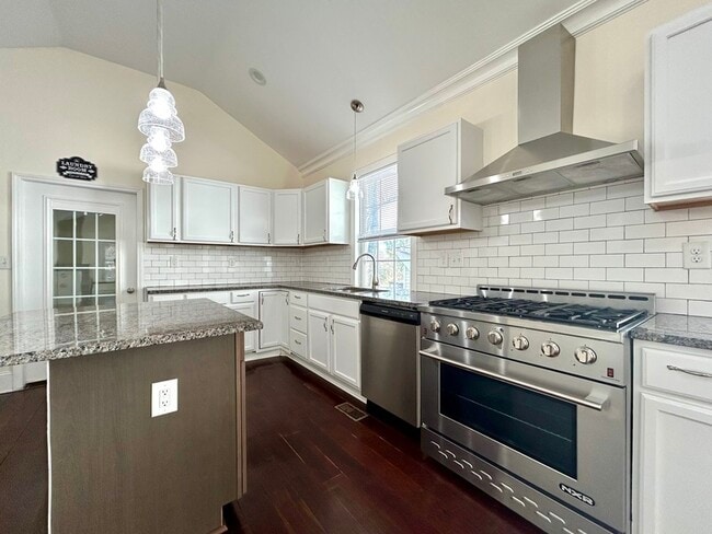 Building Photo - 202 Maurice St