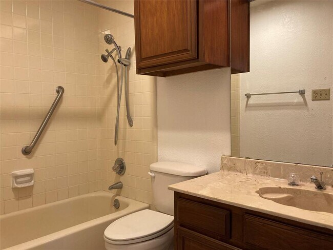 Building Photo - 3100 Devonshire Dr