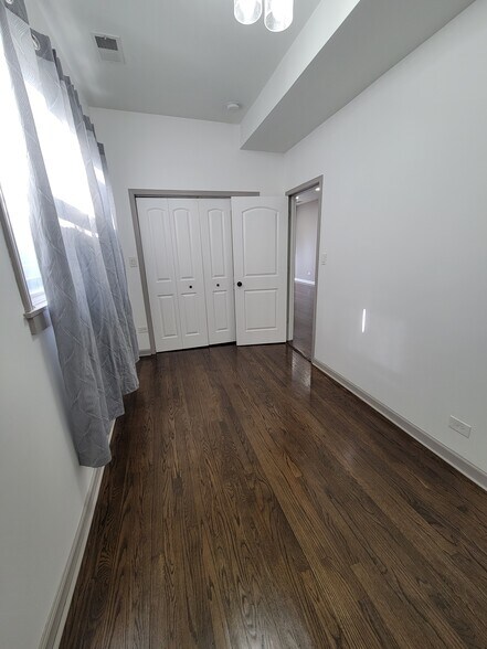 Bedroom 1 angle 2 - 3219 W McLean Ave
