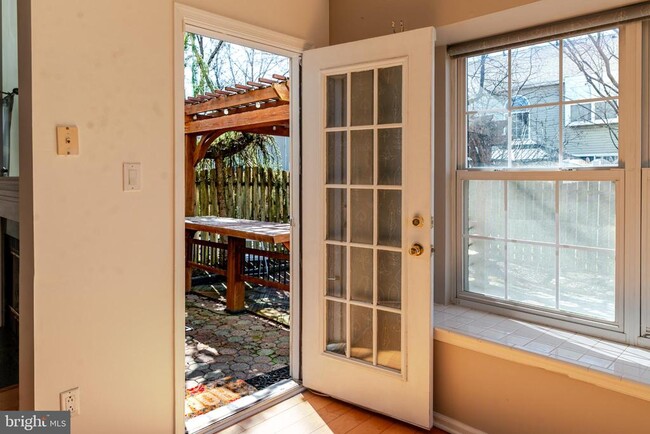 Building Photo - 21 Stokes Rd