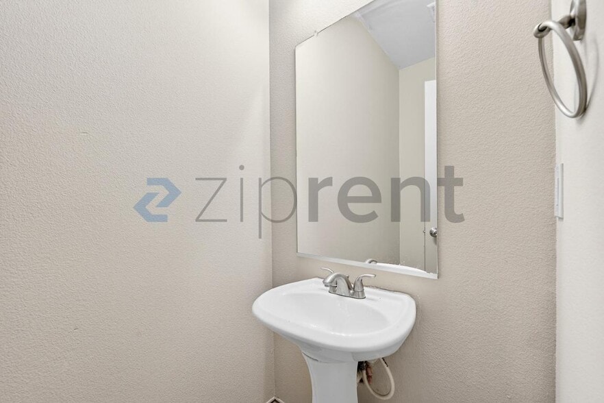 Building Photo - 2361 Homewood Ln