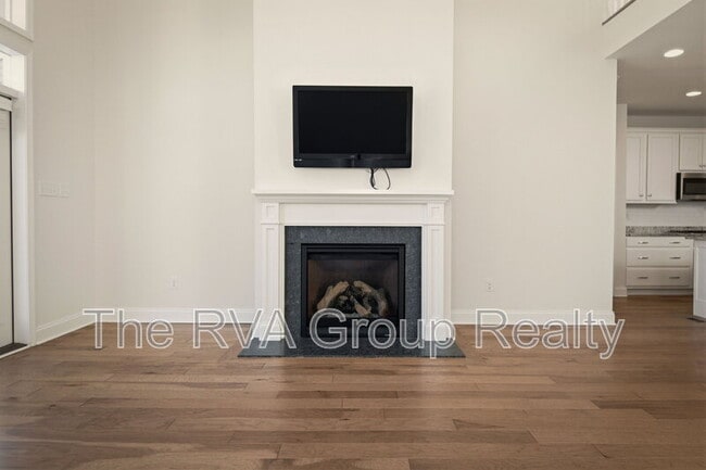 Building Photo - 5025 Rivermere Ln