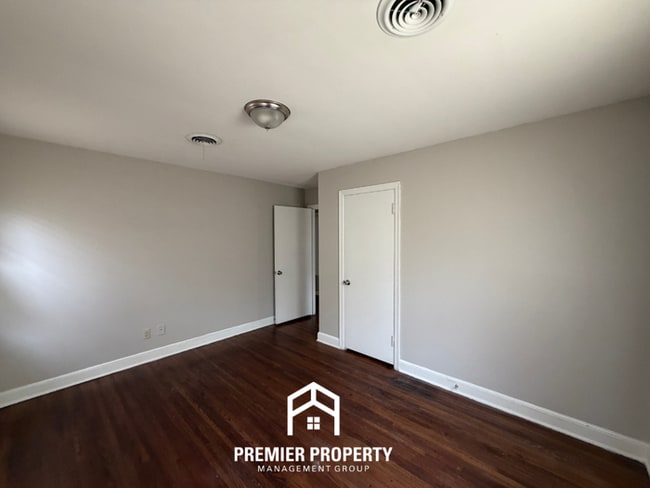 Building Photo - 4469 Leatherwood Ave