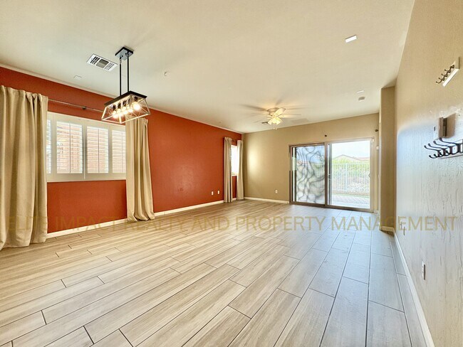 Building Photo - 6004 S Meadow Breeze Dr