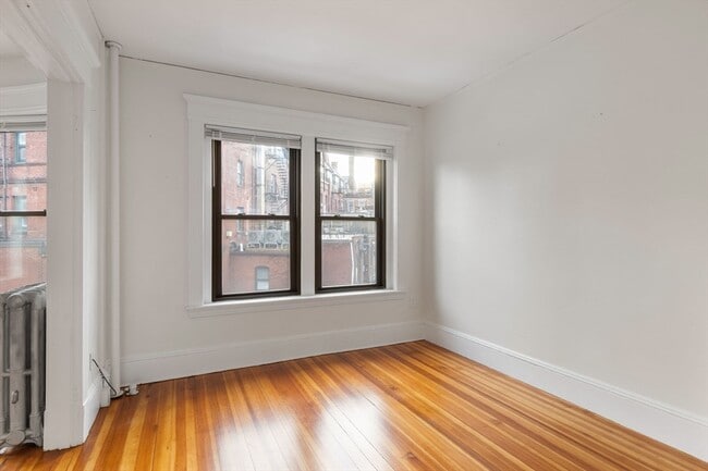 Building Photo - 5 Winchester St