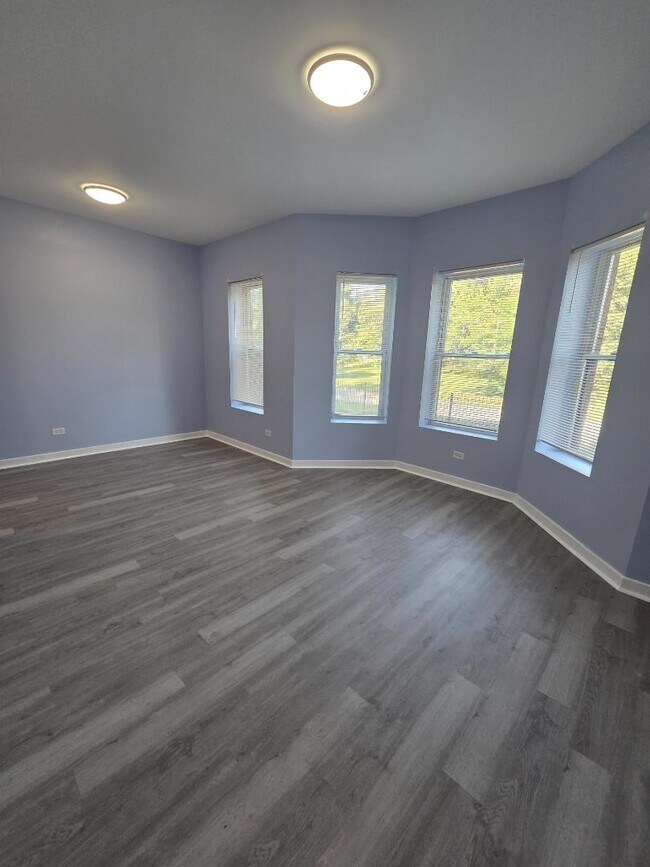 Building Photo - 7252 S Lowe Ave