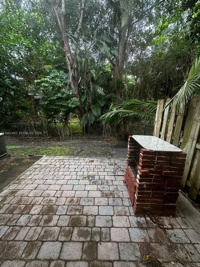 Building Photo - 3070 Red Mangrove Ln S