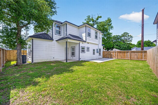 Building Photo - 9007 Hilda St