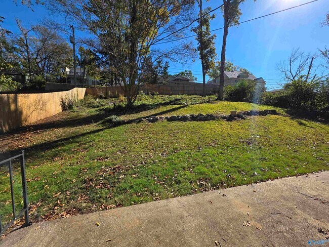 Building Photo - 907 Fagan Springs Dr SE