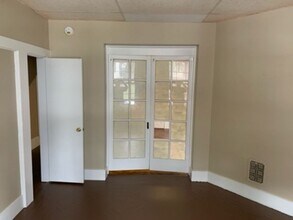 Building Photo - 137 N 7th St