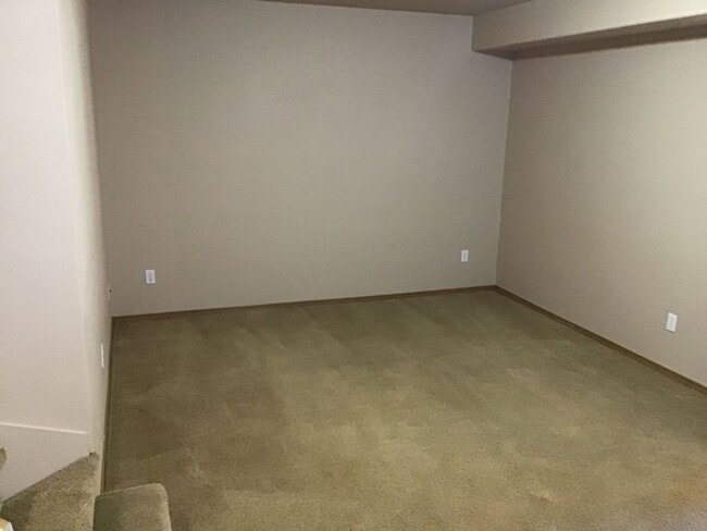 Building Photo - h978 - 980