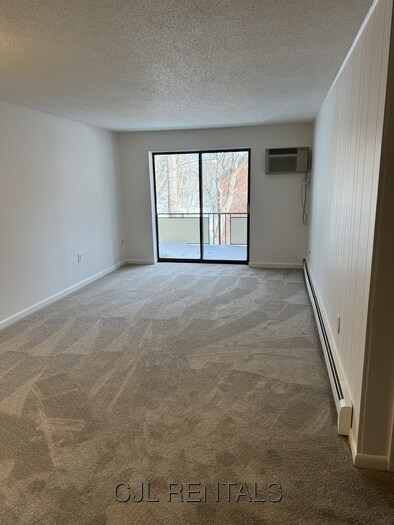 Building Photo - 71 Montvale Ave