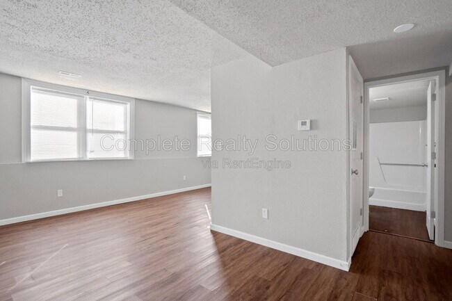 Building Photo - 289 Mt Everest Dr