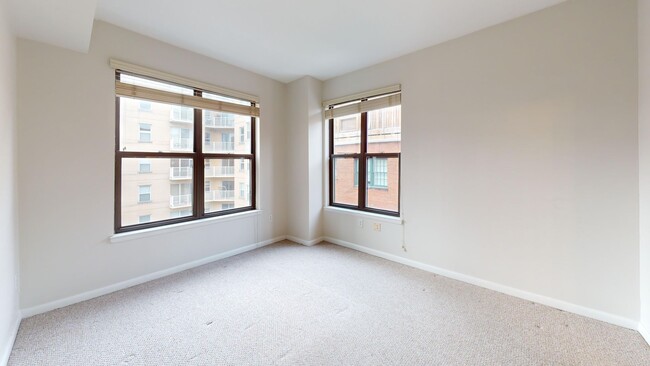 Building Photo - Logan Circle One Bedroom Plus Den W/Front Desk, Secured Entry, Pets Welcome, & More!