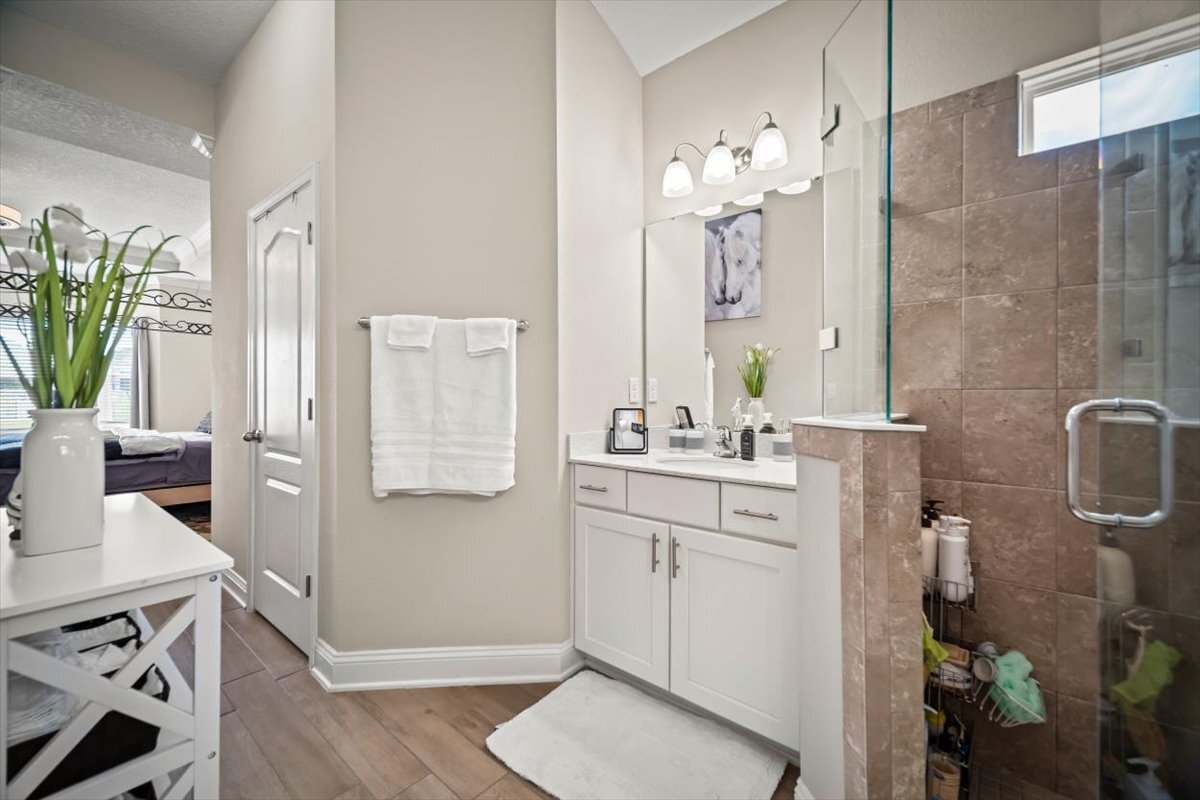 Building Photo - 2941 Oak Stream Dr
