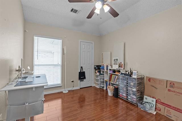 Building Photo - 1446 Creekview Dr