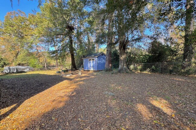 Building Photo - AVAILABLE JANUARY 2026! (Pet Friendly)