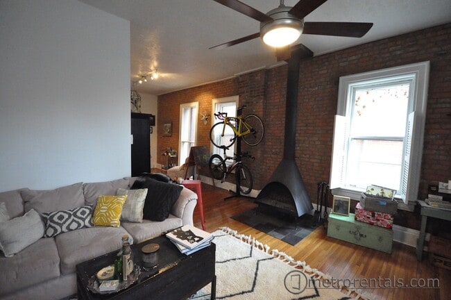 Building Photo - 738-740 Mohawk