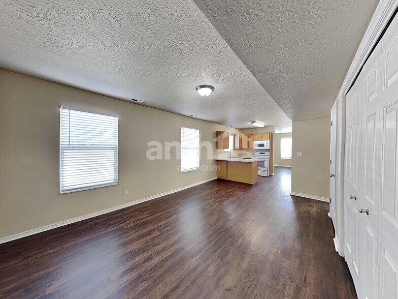 Building Photo - 7801 Ash Point Cir