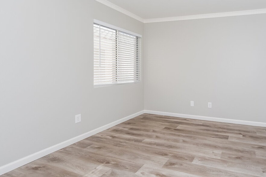 Building Photo - 5934 Aimless St