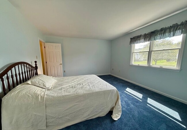 Building Photo - 2814 Kingston Dr