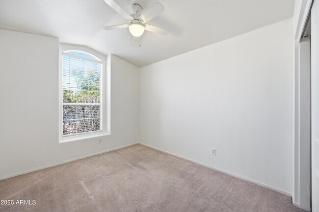 Building Photo - 1025 W Jeanine Dr
