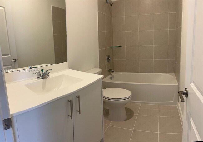 Building Photo - 2451 SE 28th St