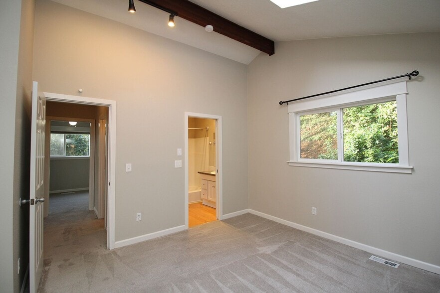 Building Photo - 11731 SW 41st Ave