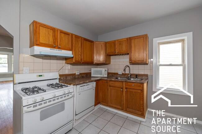 Building Photo - 2655 W Homer St