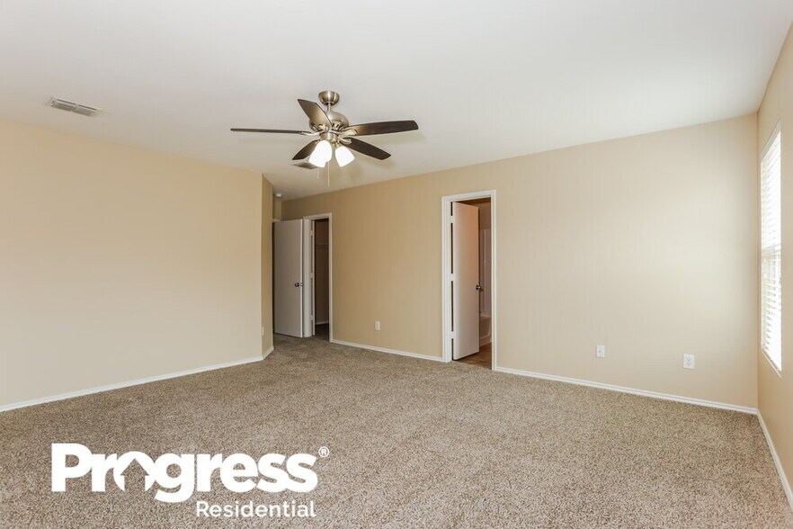 Building Photo - 8410 River Bluffs Dr