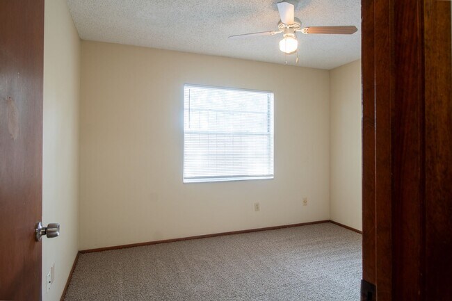 Building Photo - Move-In Ready 3-Bedroom, 2-Bathroom Rental...