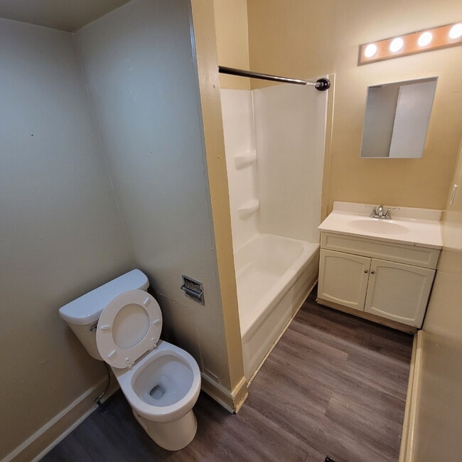 Building Photo - 3BR House - Walk to Fountain Square!