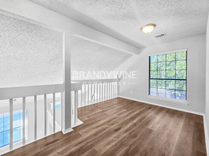 Building Photo - 6508 Hyden Dr