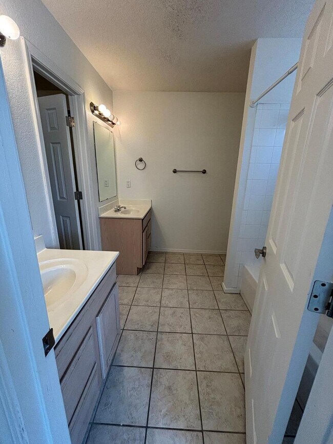 Building Photo - 7822 Desert Springs Ct SW