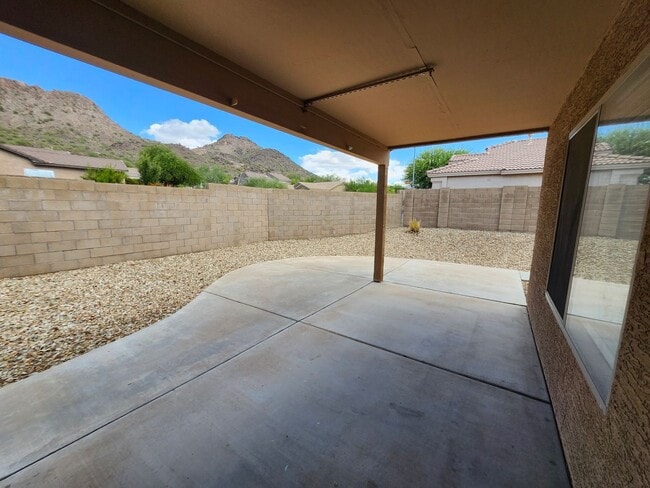 Building Photo - Beautiful Mountain Views! 3bedrom 2 bath