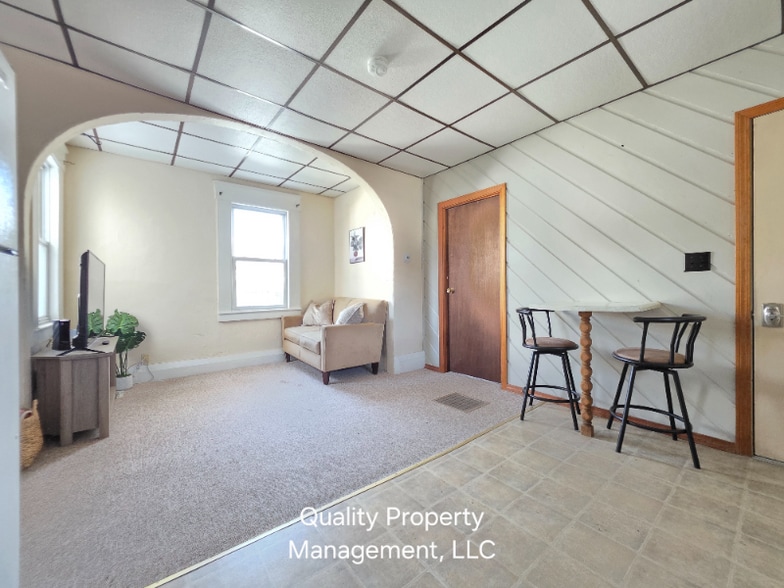 Building Photo - 82 Fourth St