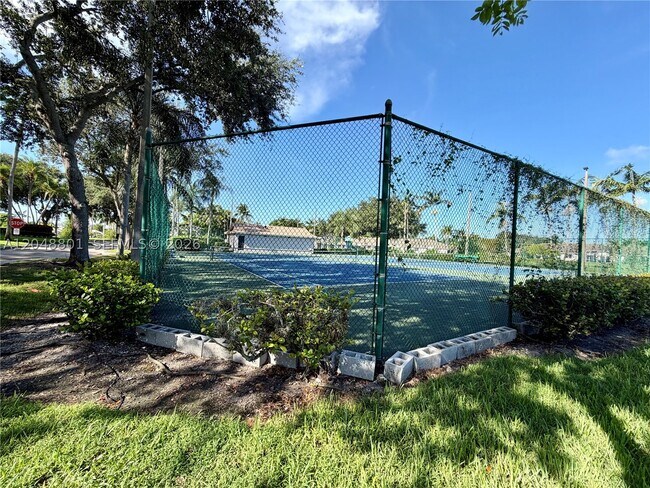 Building Photo - 11301 SW 17th Ct