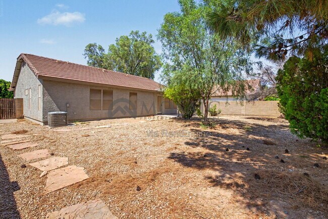 Building Photo - 2033 E Willow Wick Rd