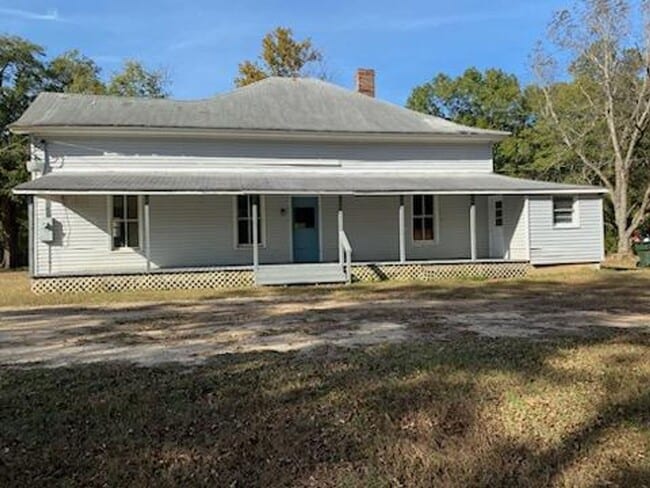 Building Photo - Enjoy a piece of history in this Vintage Farm House