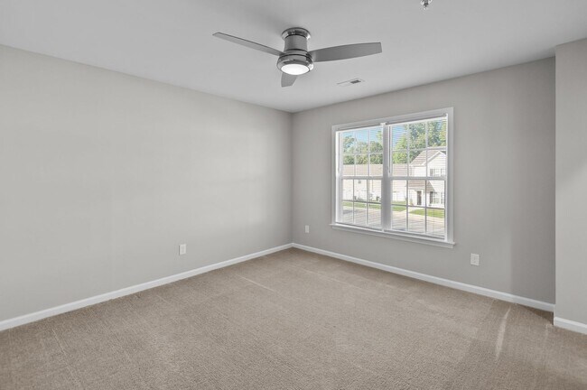 Building Photo - Newly Constructed 2 & 3 bedroom Cross Cree...