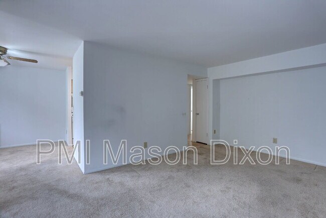 Building Photo - 6043 Majors Ln