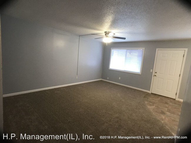 Building Photo - 1144 University Dr