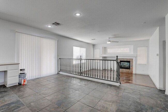 Building Photo - 9931 Rockside Ave