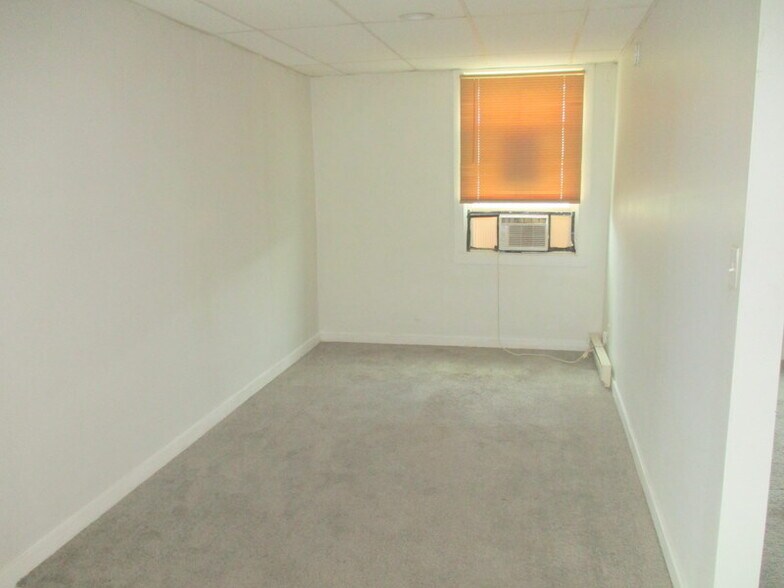 Building Photo - 413 Merchant St