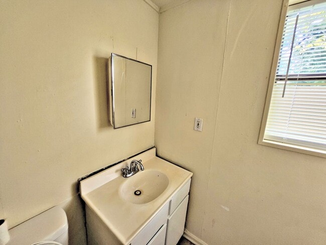 Building Photo - HOUSE FOR RENT - NW DECATUR