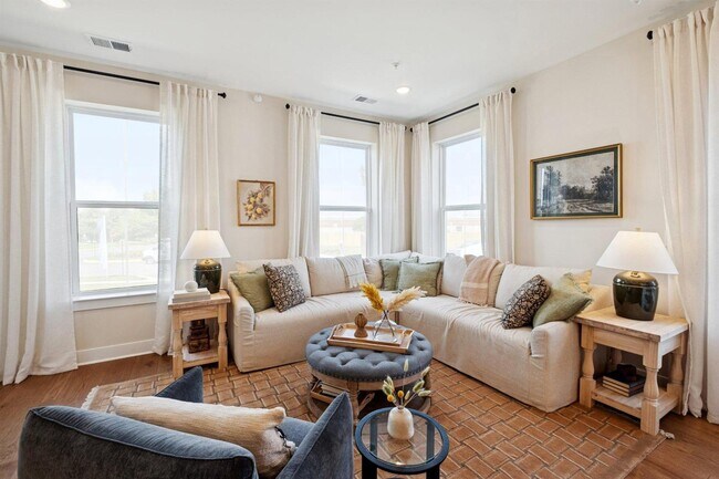Building Photo - 14964 Deco Cir