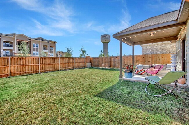 Building Photo - 305 Satsuma Dr